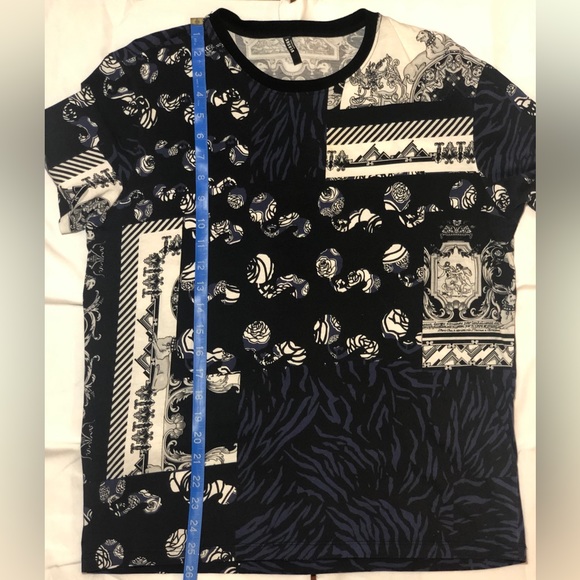 Versus by Versace  printed Cotton T-shirt. - Picture 7 of 10
